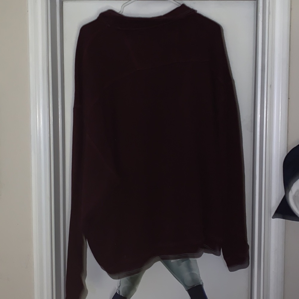 Kirkland Signature red sweater - Picture 2 of 2